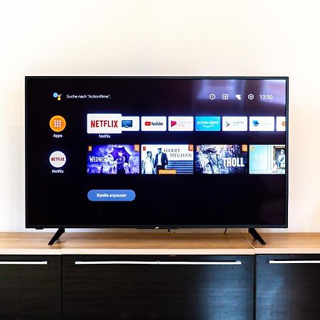 Moderne Dachgeschosswohnung - Parkplatz - Netflix コーブルク エクステリア 写真